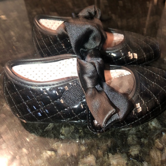 Born Black Patent Leather Girls Shoes - Picture 6 of 8